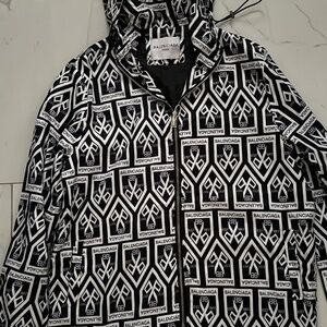 Balenciaga Paris brand new windbreaker size 3XL runs small like a size Large